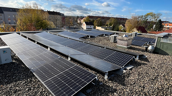 Solaranlage auf einem Gebäudedach